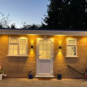 Touchwood Apartment Isleworth